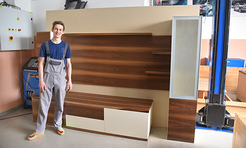 Zaključni izdelek - regal za dnevno sobo