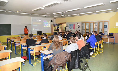 Strokovno predavanje o uporabi VR pri učenju programiranja in algoritmičnega razmišljanja