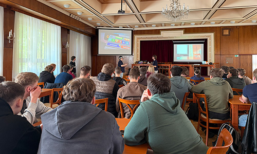 Predstavitev aplikacije Code in VR dijakom in profesorjem SPŠE Košice