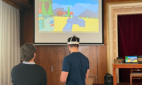 Praktični preizkus aplikacije Code in VR in spoznavanje učenja skozi virtualno resničnost