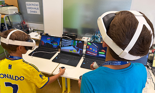 Virtualna resničnost je učencem omogočila igrivo in interaktivno spoznavanje algoritmičnega razmišljanja