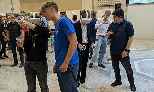 Preizkušanje VR aplikacije obiskovalcev stojnice