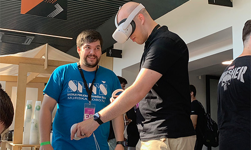 Streamer ScorpLZ med preizkušanjem VR aplikacije